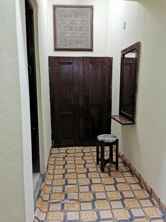 Crown Hotel Zanzibár Kültér fotó