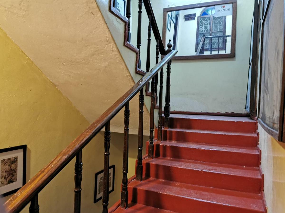 Crown Hotel Zanzibár Kültér fotó