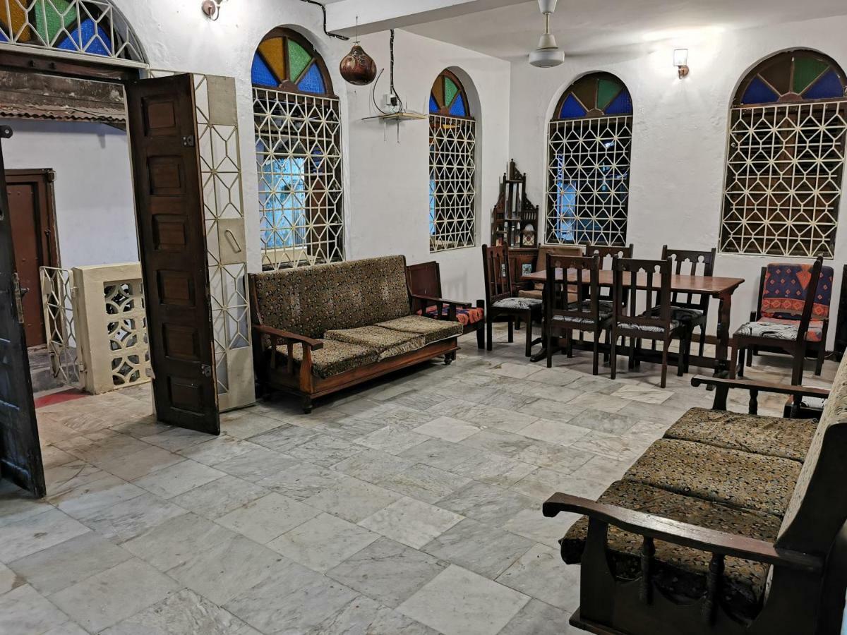 Crown Hotel Zanzibár Kültér fotó