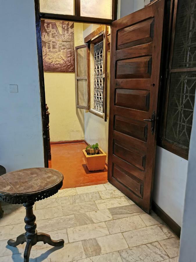 Crown Hotel Zanzibár Kültér fotó