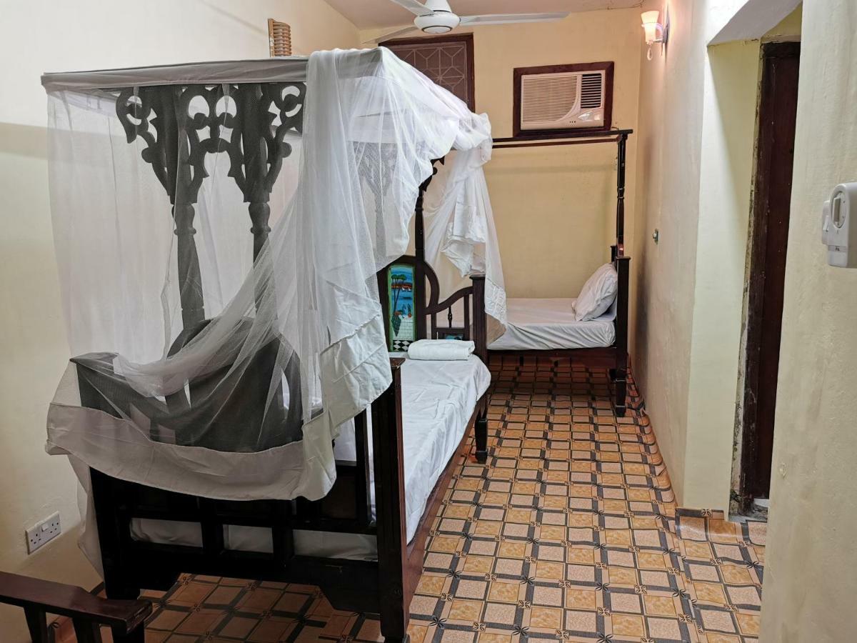 Crown Hotel Zanzibár Kültér fotó